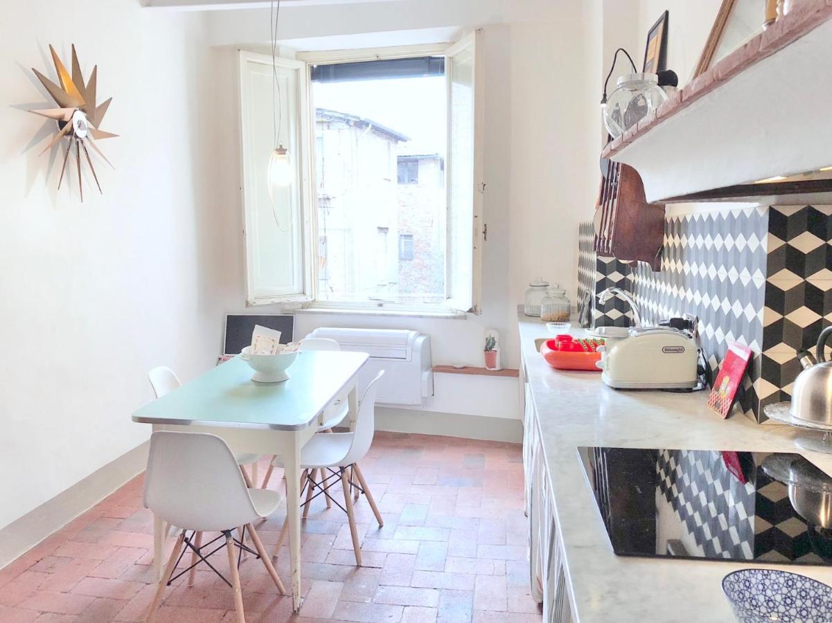 La Casa Del Pesce - Within The Historical Walls Of Apartment